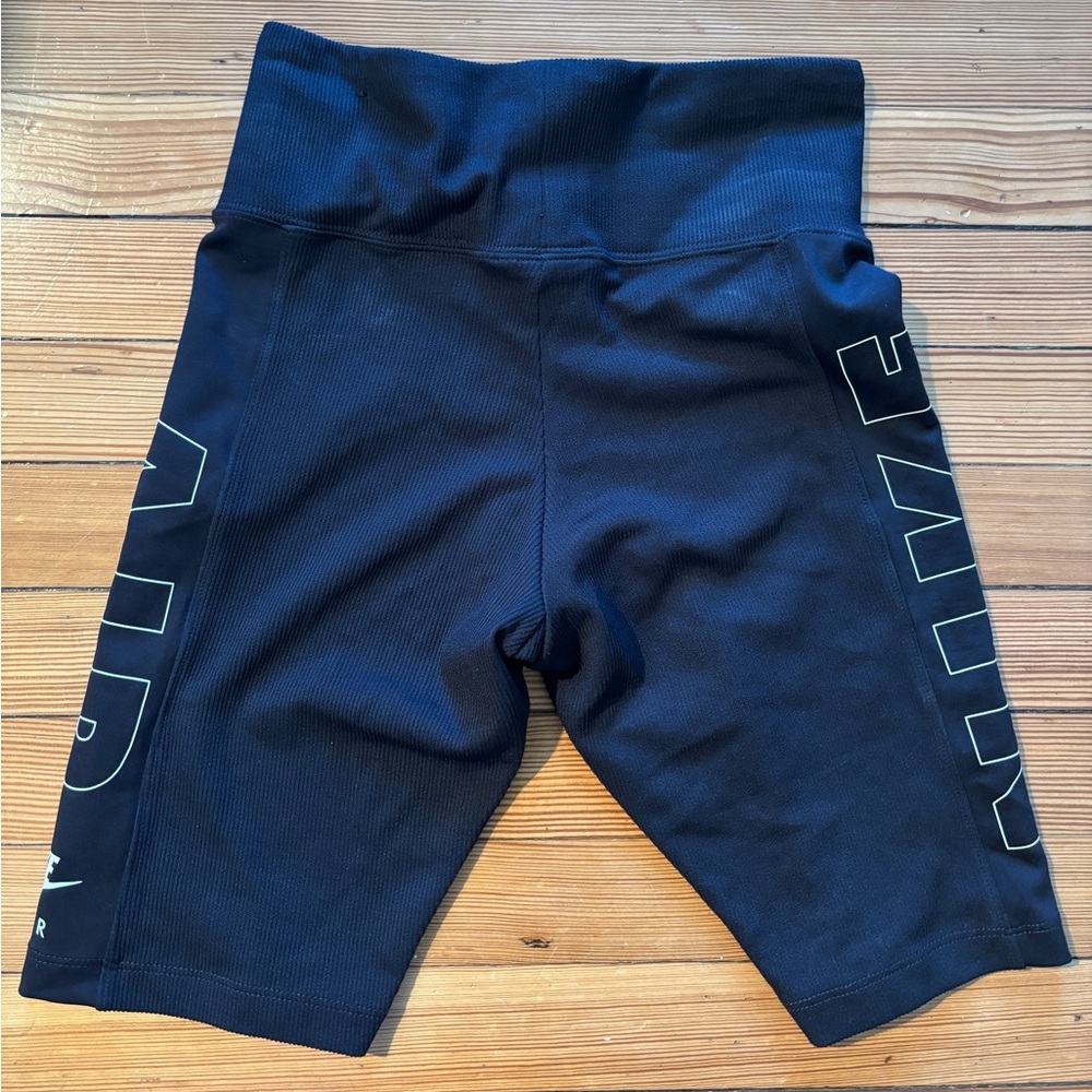 Nike Women’s Size XS Black Ribbed Bike Shorts